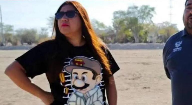 principal regidora con playera de el chapo
